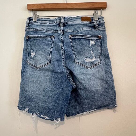 Judy Blue Light Wash High Rise Denim Patch Shorts Size Medium - Picture 7 of 8